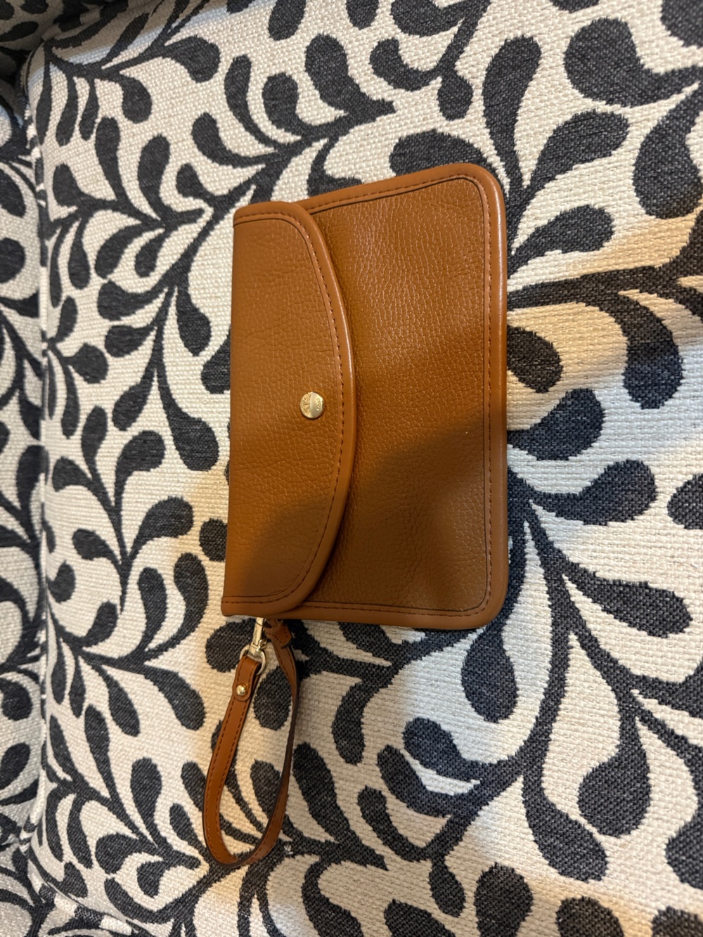 Classic Brown Leather Wristlet Wallet - Unbranded